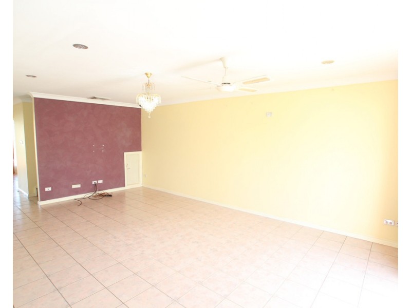 25 LISMORE STREET, Hoxton Park NSW 2171