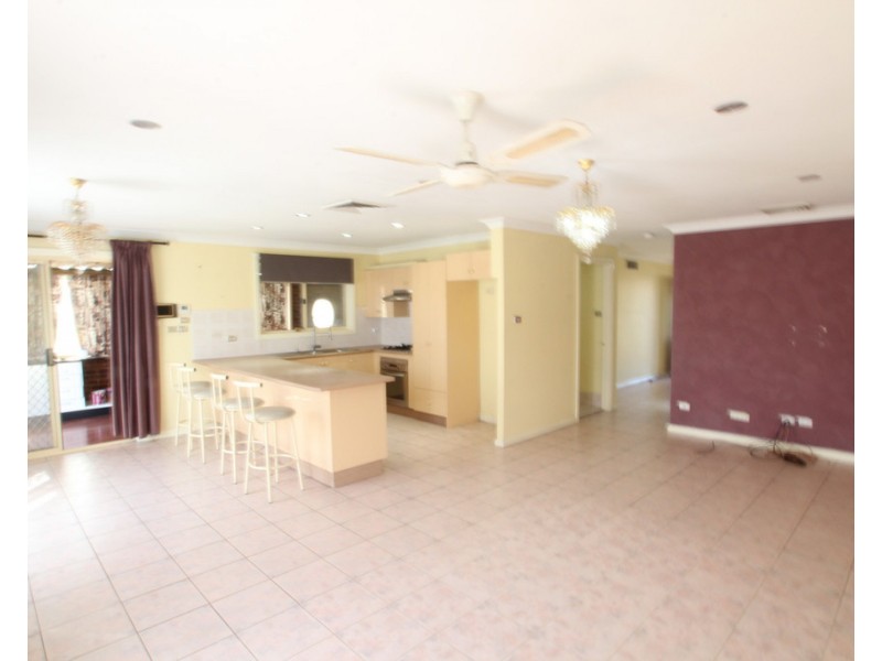 25 LISMORE STREET, Hoxton Park NSW 2171