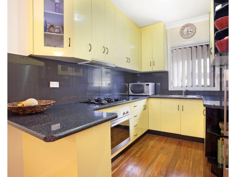 34 The Grove, Fairfield NSW 2165