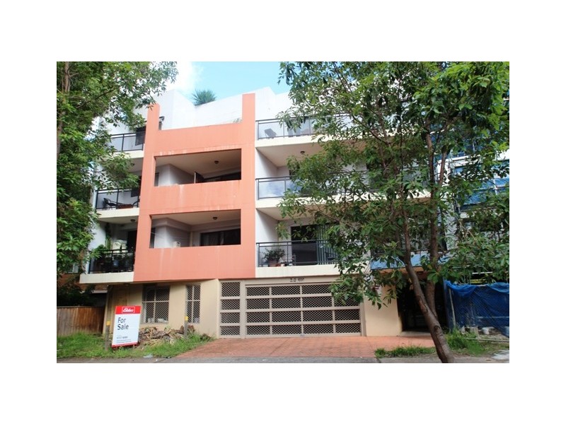 9/2 The Crescent, Fairfield NSW 2165