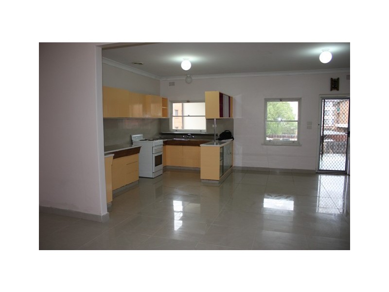 2/8 Hume Highway, Warwick Farm NSW 2170