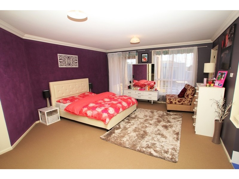 3 Witchhazel Place, Casula NSW 2170