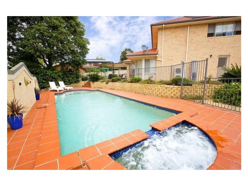 9 Kneale Close, Edensor Park NSW 2176