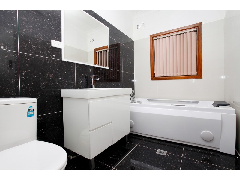 135 The Horsley Drive, Fairfield NSW 2165