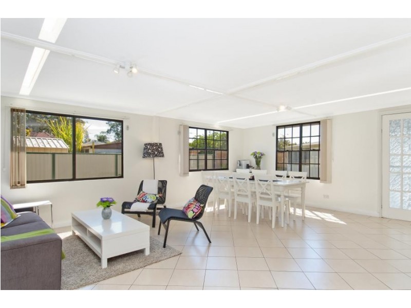 7 Hendra Close, St Johns Park NSW 2176