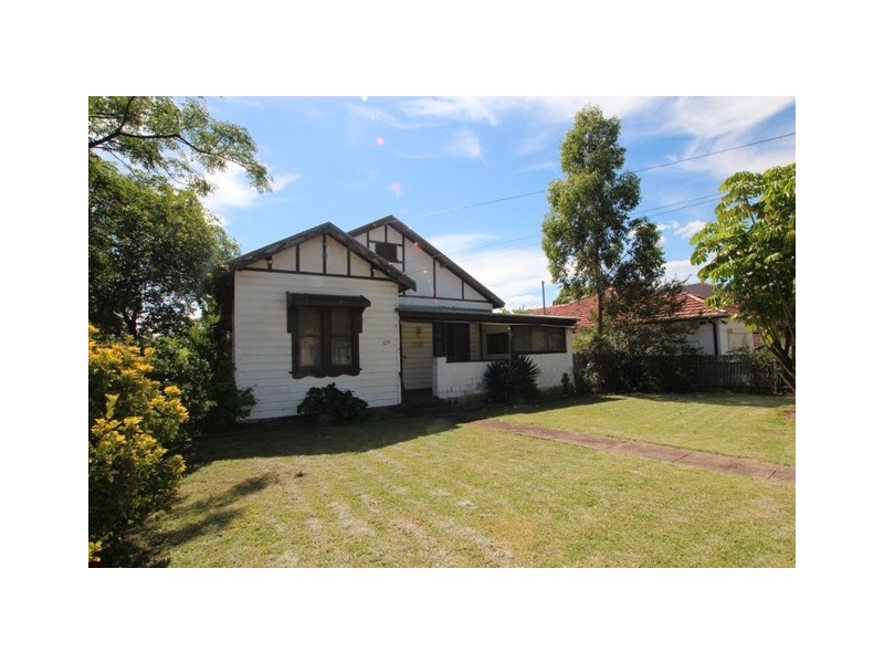 124 Nelson St, Fairfield Heights NSW 2165