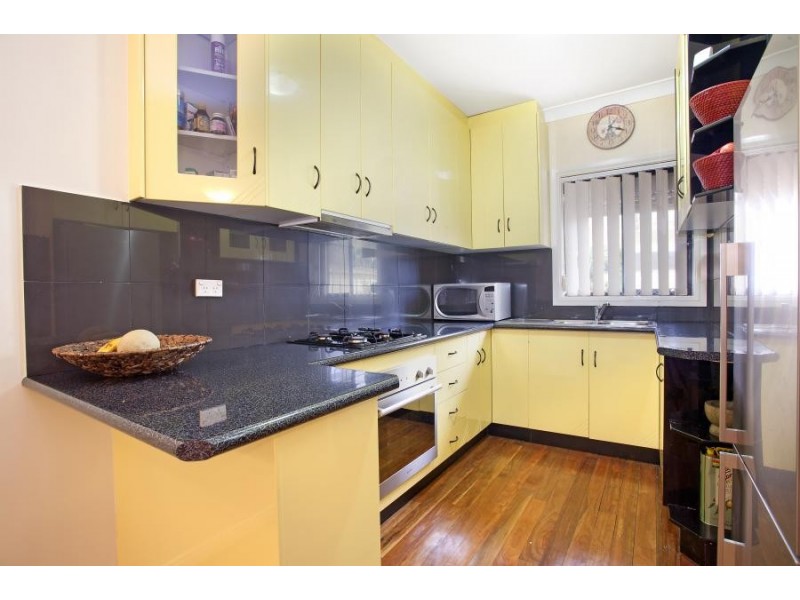 34 The Grove, Fairfield NSW 2165