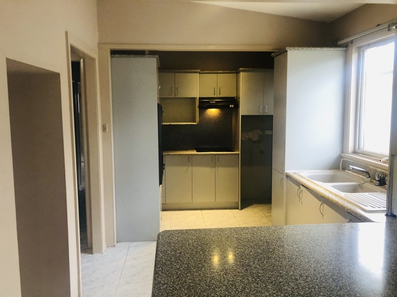 27 Kimberley Crescent, Fairfield West NSW 2165