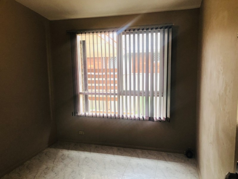 27 Kimberley Crescent, Fairfield West NSW 2165