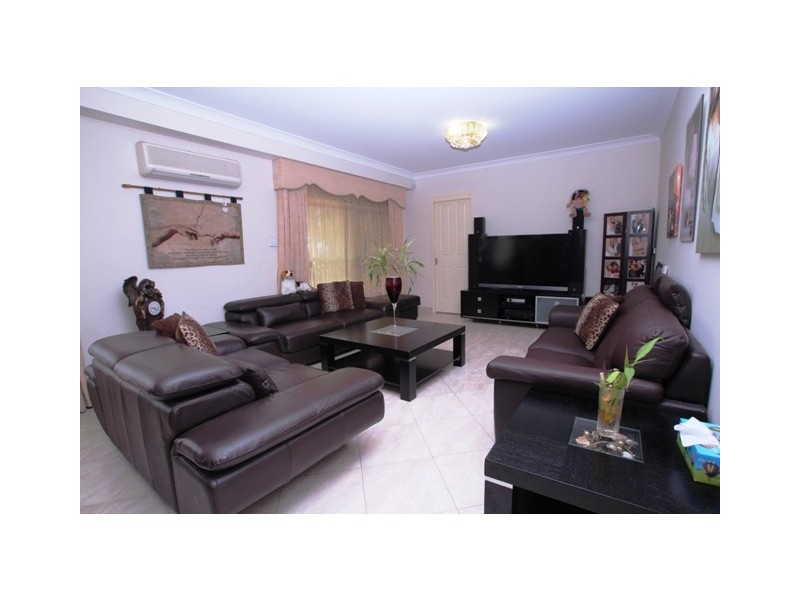 9 Wagstaff Street, Edensor Park NSW 2176