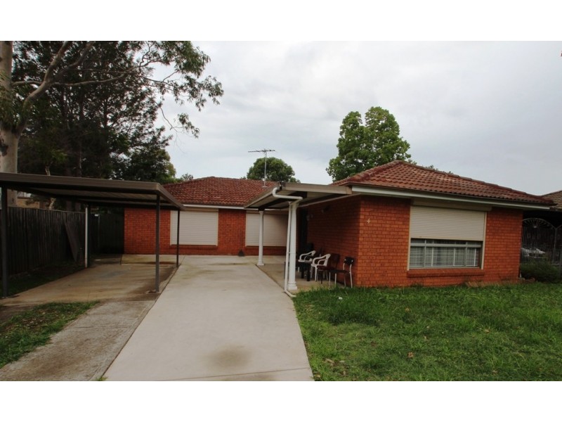 4 Melbourne Road, St Johns Park NSW 2176