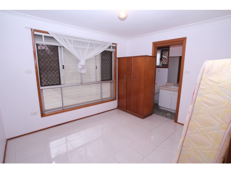 4A Melbourne Road, St Johns Park NSW 2176