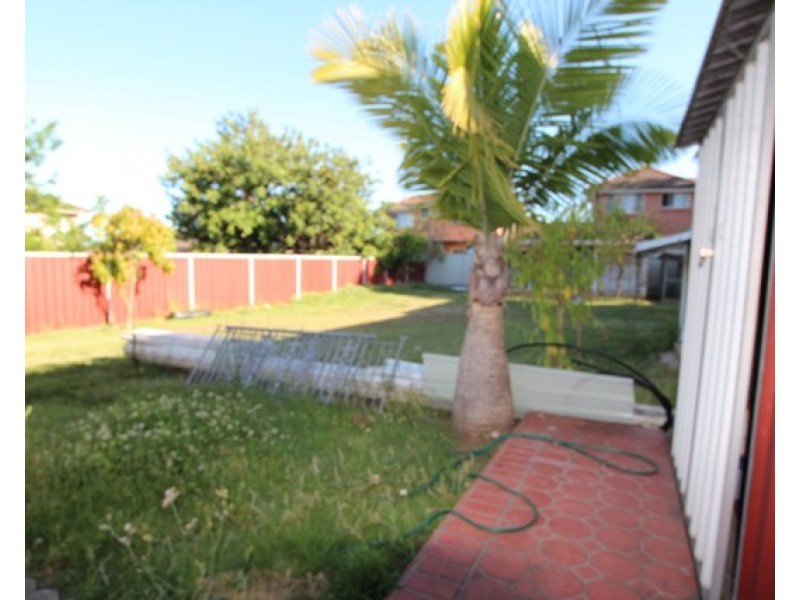 31 Brenan Street, Fairfield NSW 2165