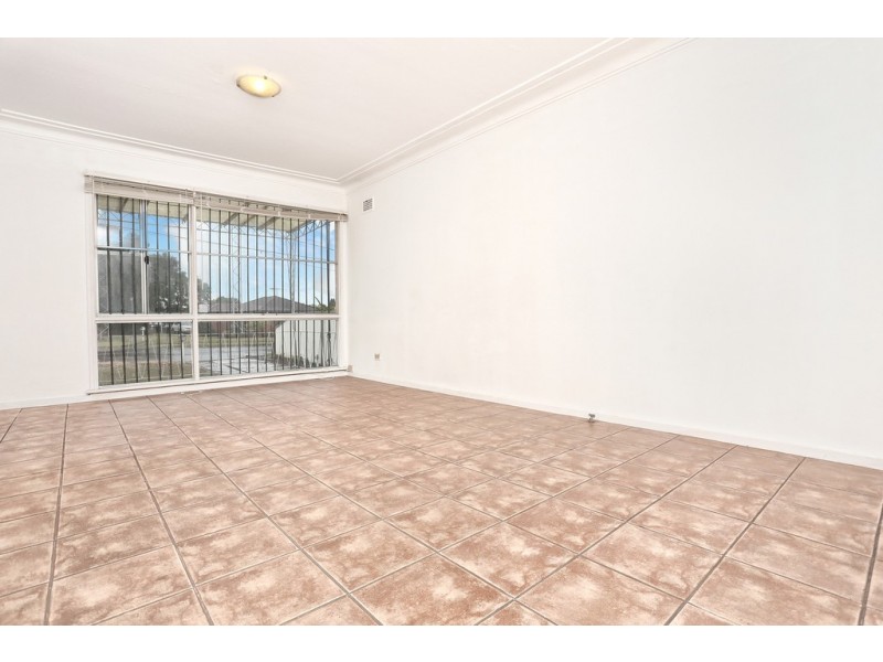 21 Corona Road, Fairfield West NSW 2165