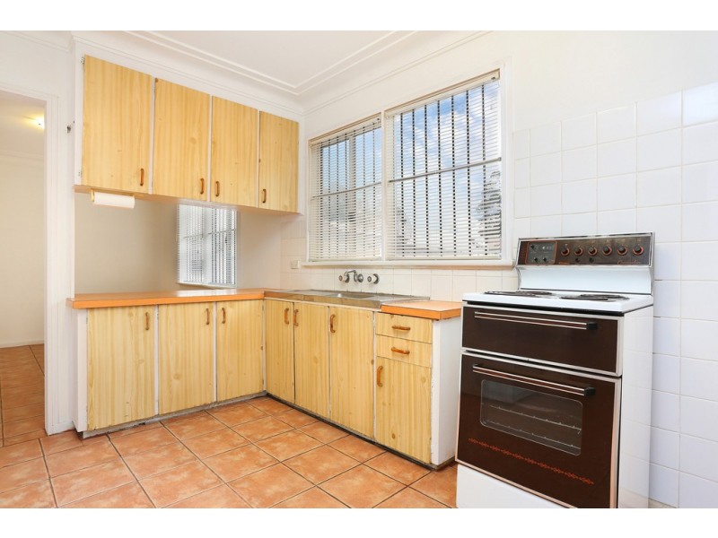 21 Corona Road, Fairfield West NSW 2165