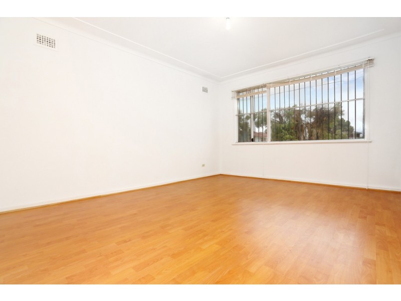 21 Corona Road, Fairfield West NSW 2165