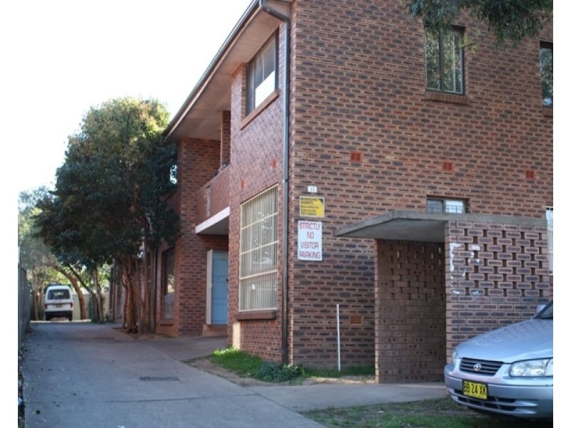 1/11 Kurrajong st, Cabramatta NSW 2166