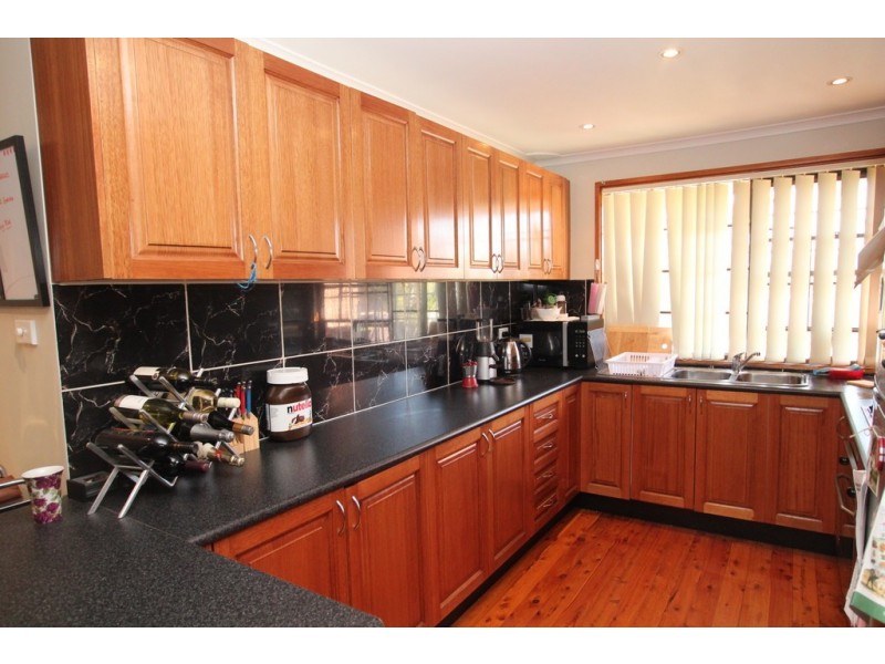 5 Keneally Cres, Edensor Park NSW 2176