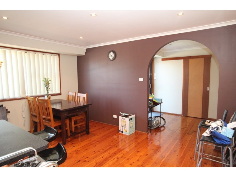 5 Keneally Cres, Edensor Park NSW 2176