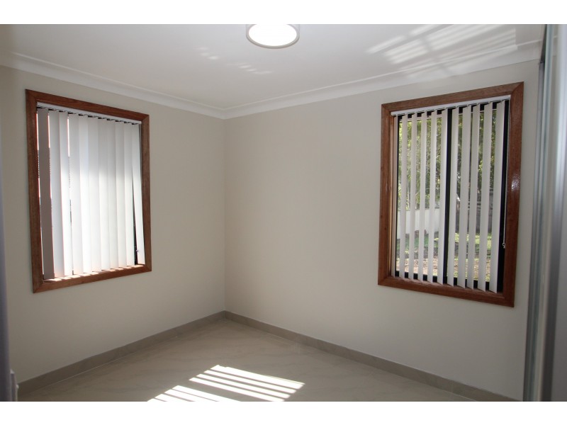 14 Barlow Crescent, Canley Heights NSW 2166