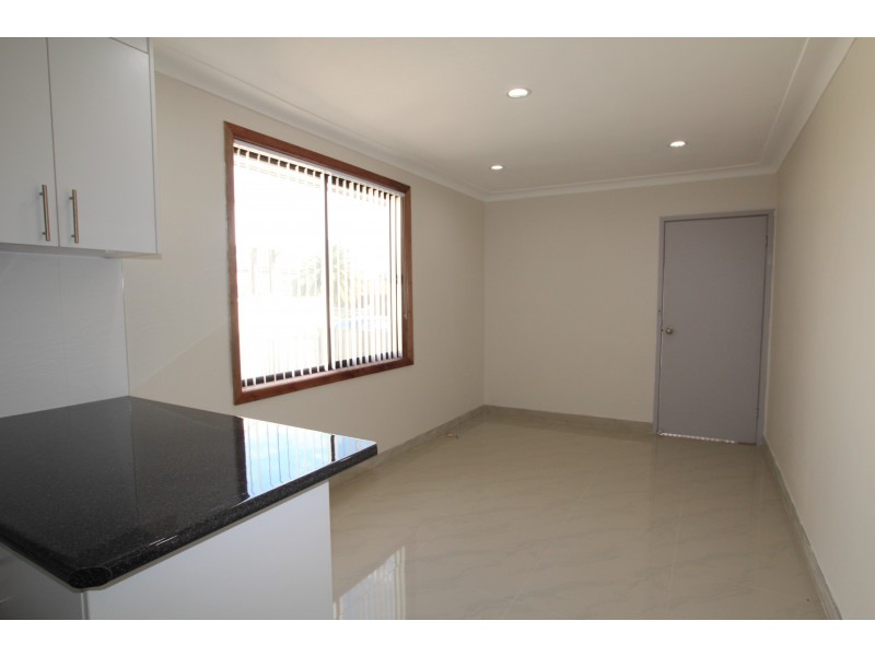 14 Barlow Crescent, Canley Heights NSW 2166