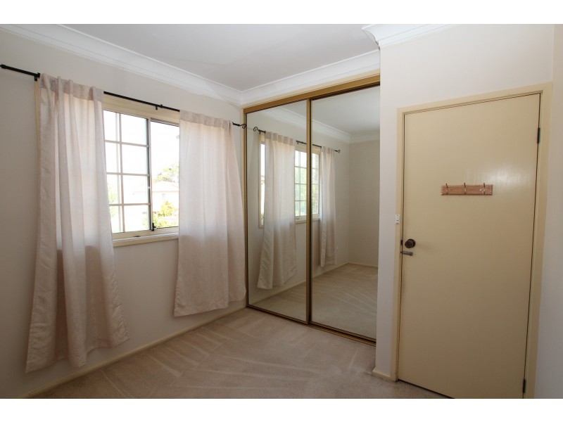 12 Silverwater Crescent, Lansvale NSW 2166