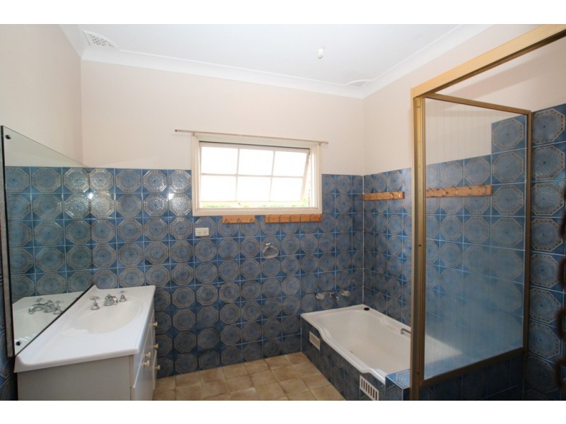 12 Silverwater Crescent, Lansvale NSW 2166