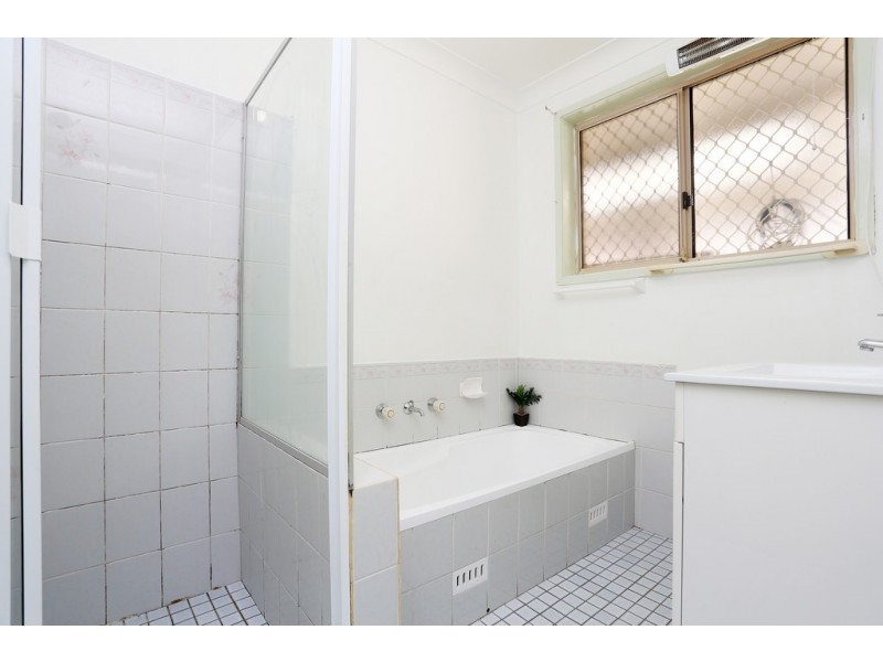 10 Greenfinch Street, Green Valley NSW 2168