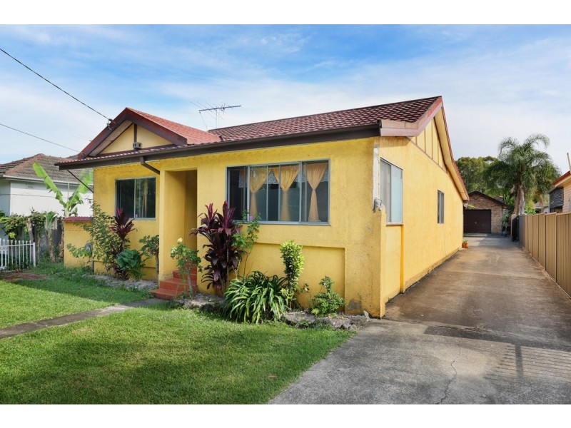189 River Avenue, Fairfield East NSW 2165