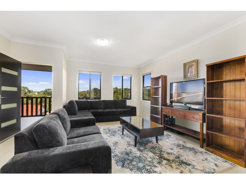 32 Bruce Street, Unanderra NSW 2526