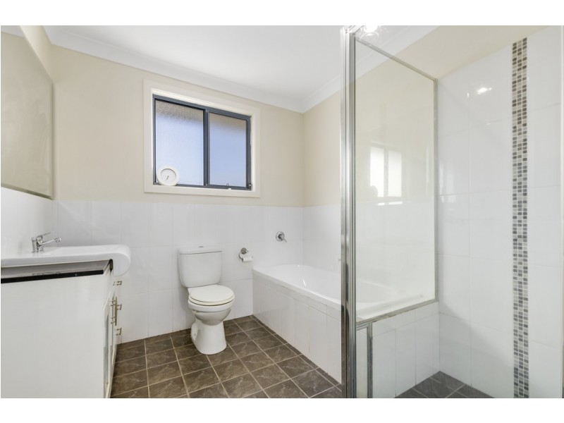 32 Bruce Street, Unanderra NSW 2526