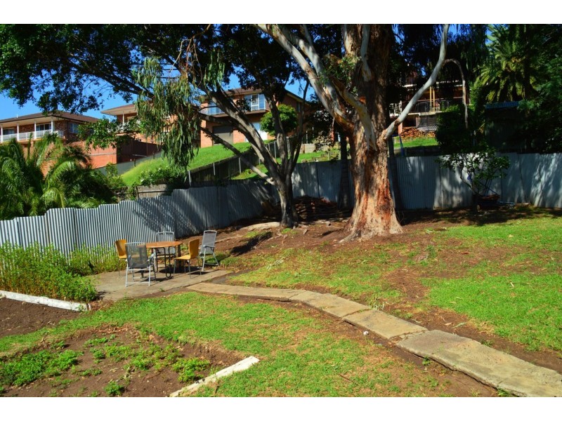 6 Wirri Place, Berkeley NSW 2506