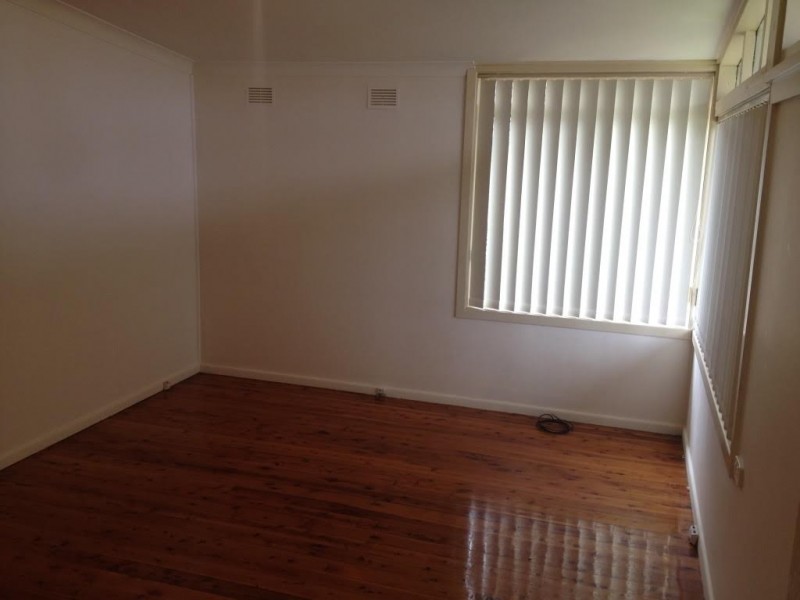 16 Davies Crescent, Mount Warrigal NSW 2528