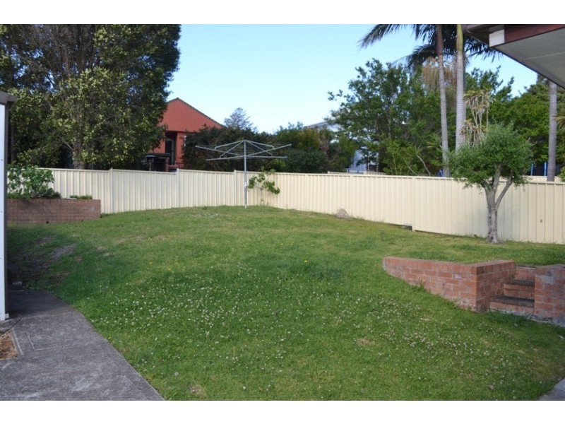 31 London Drive, West Wollongong NSW 2500