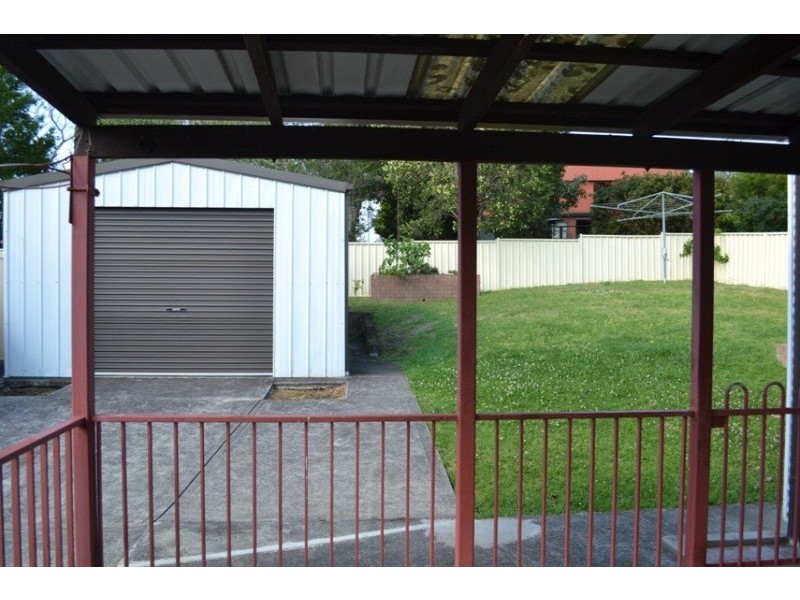 31 London Drive, West Wollongong NSW 2500