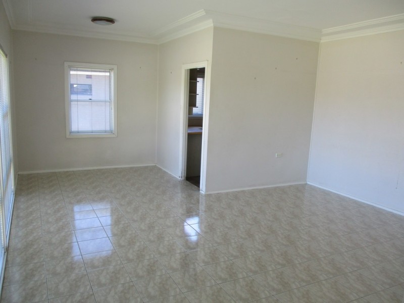 31 London Drive, West Wollongong NSW 2500