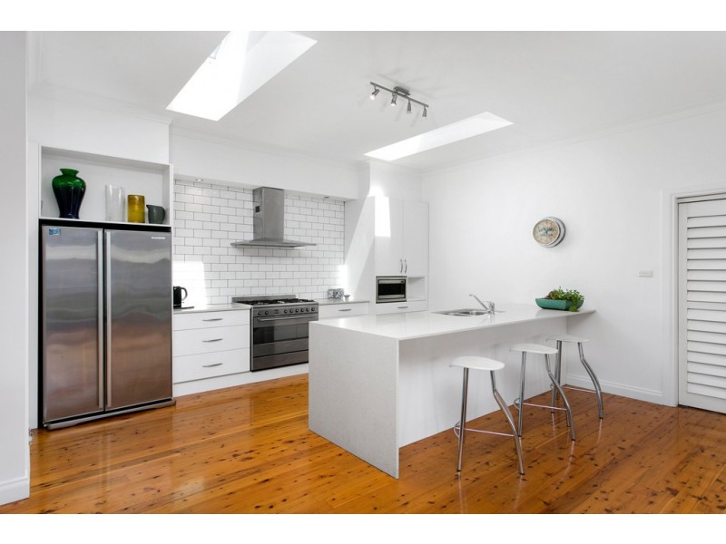 9 Dempster Street, West Wollongong NSW 2500