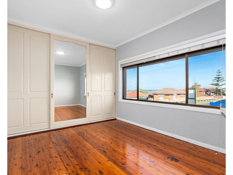 192 Flagstaff Road, Lake Heights NSW 2502