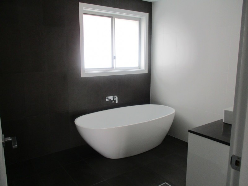 2 Bayview Cresent, Haywards Bay NSW 2530