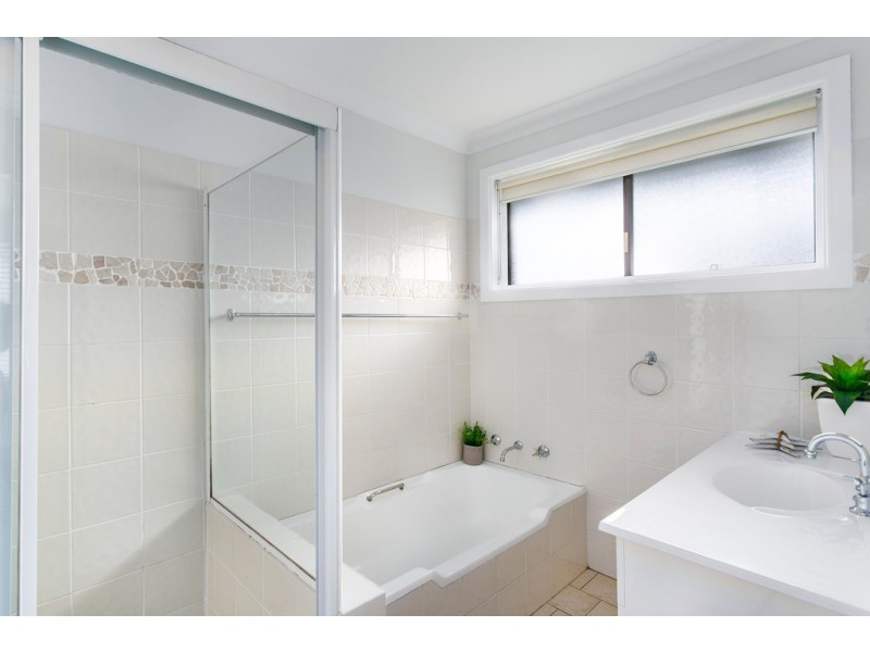 26 McAndrew Crescent, Mangerton NSW 2500