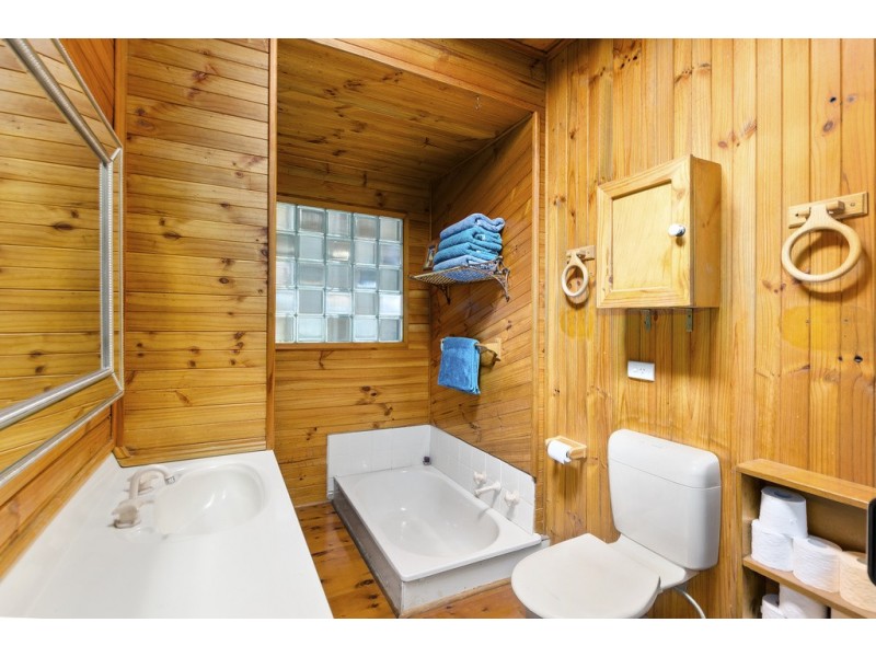 3 Mountain Avenue, Woonona NSW 2517