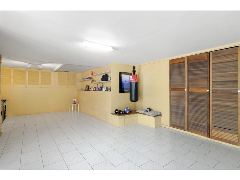 3 Mountain Avenue, Woonona NSW 2517