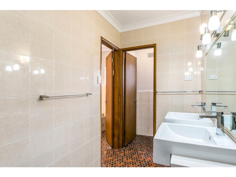 8 Bellebrae Avenue, Mount Ousley NSW 2519