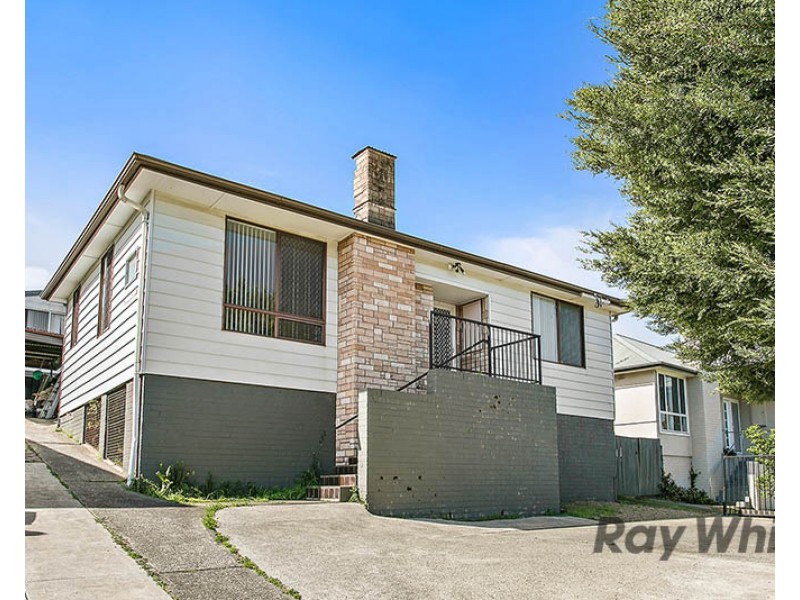 24 Maynes Parade, Unanderra NSW 2526