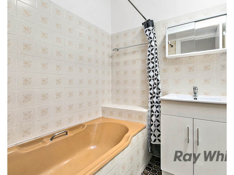 24 Maynes Parade, Unanderra NSW 2526