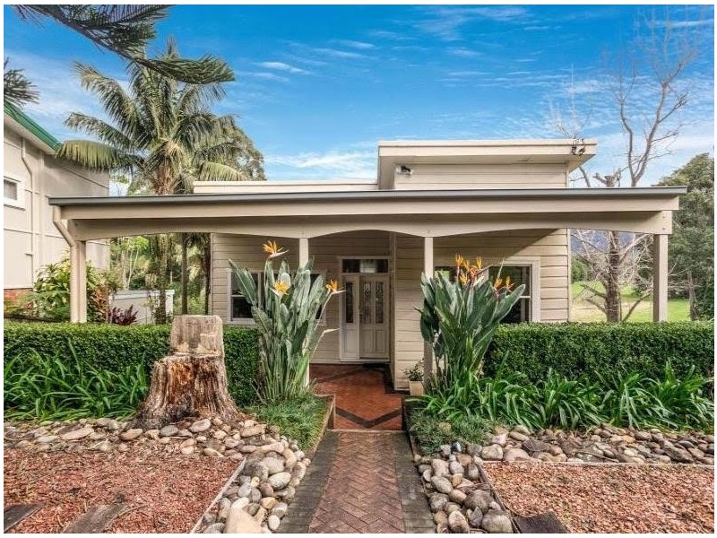 30 Pooraka Avenue, West Wollongong NSW 2500