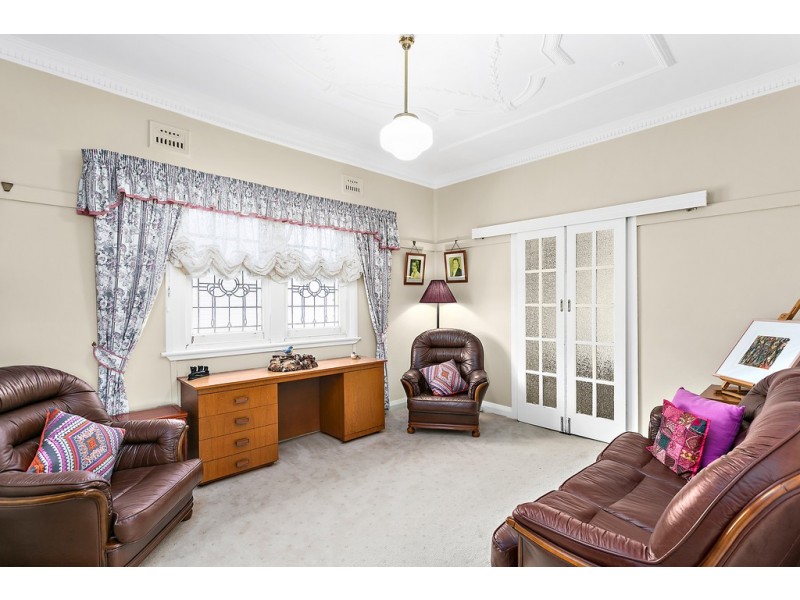 13 McKenzie Avenue, Wollongong NSW 2500