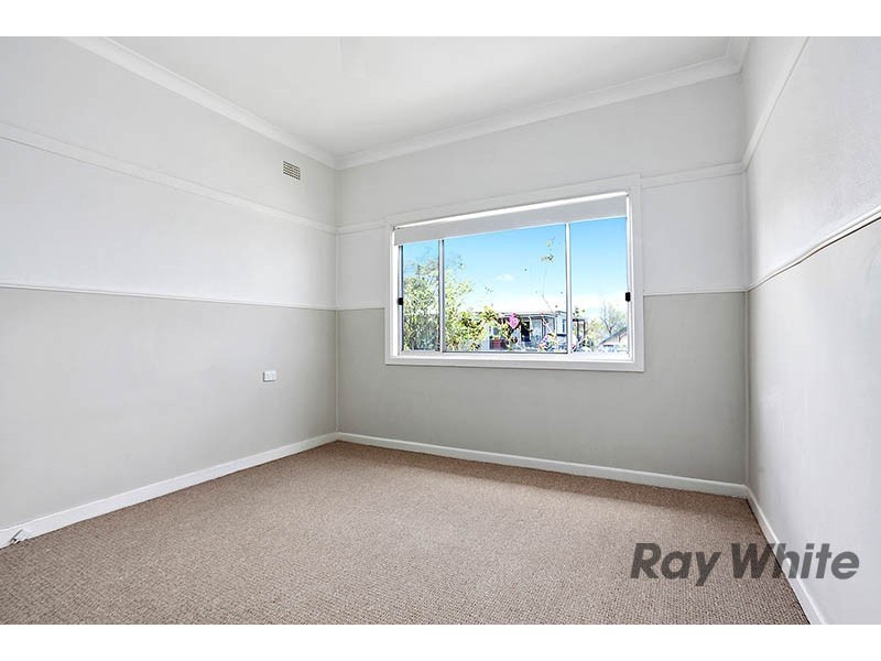 111 Farmborough Rd, Farmborough Heights NSW 2526