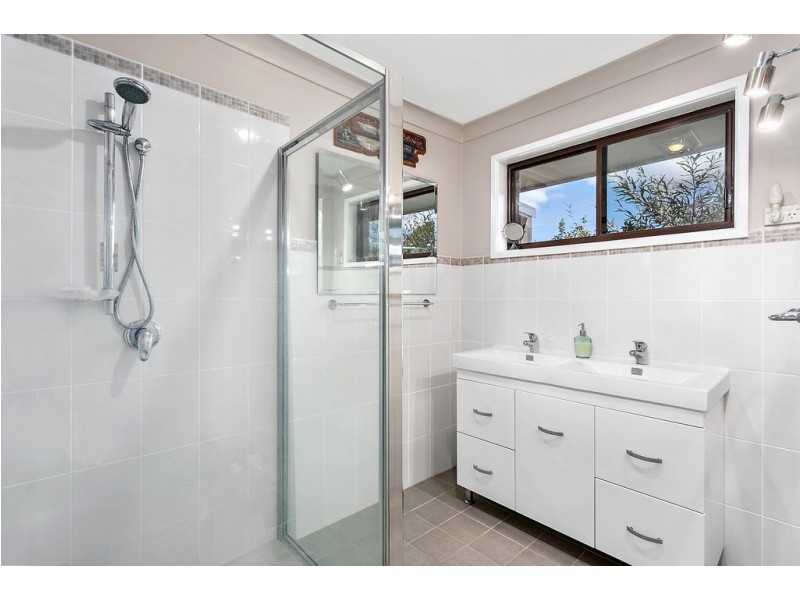 1/10 Cameron Place, Figtree NSW 2525