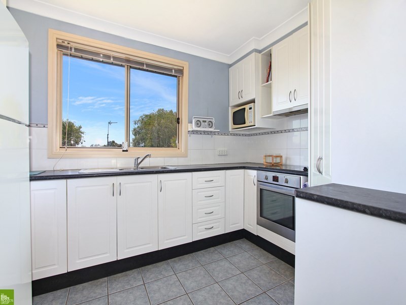 8 Jones Street, Mount Warrigal NSW 2528